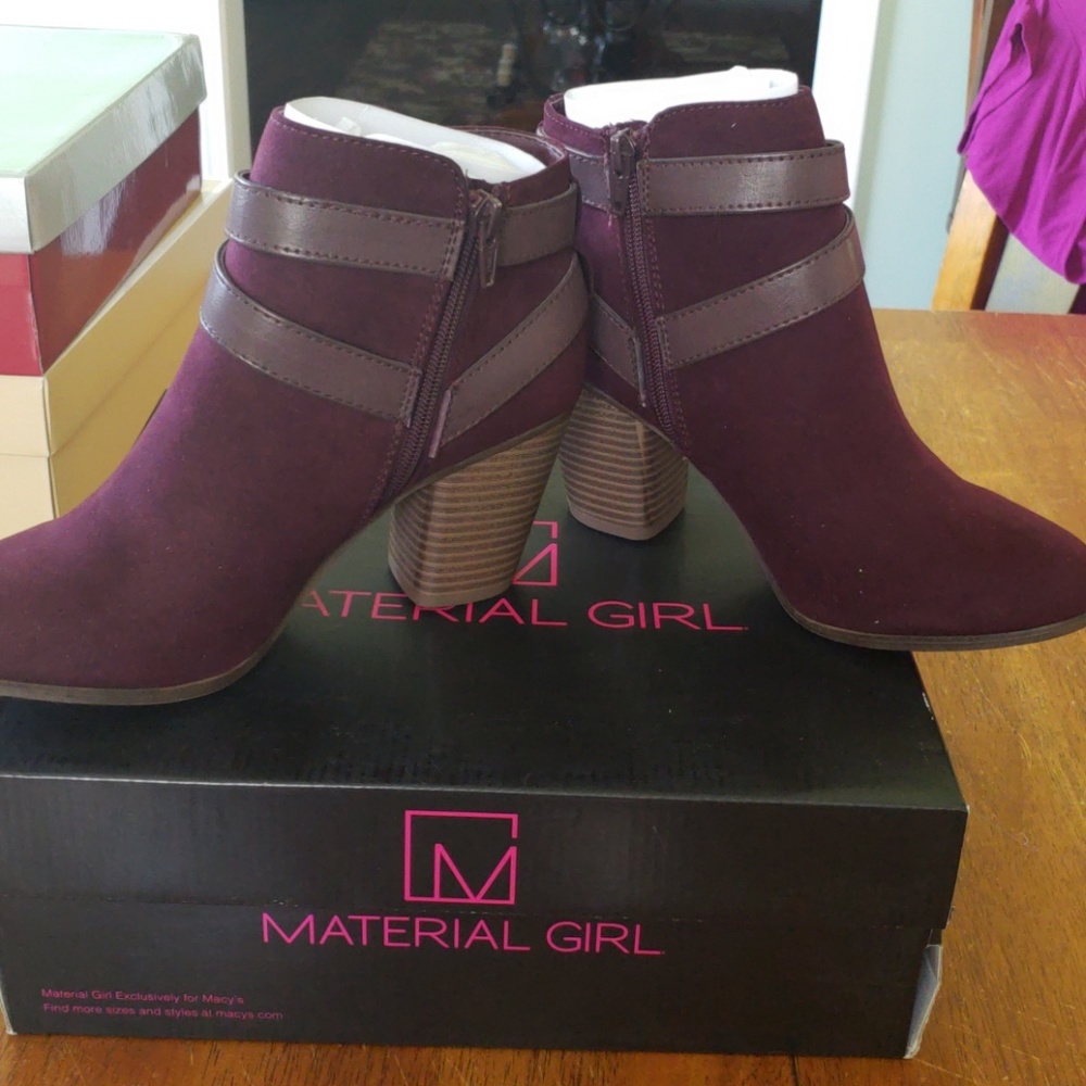 Shoes - Picture 3 of 3
